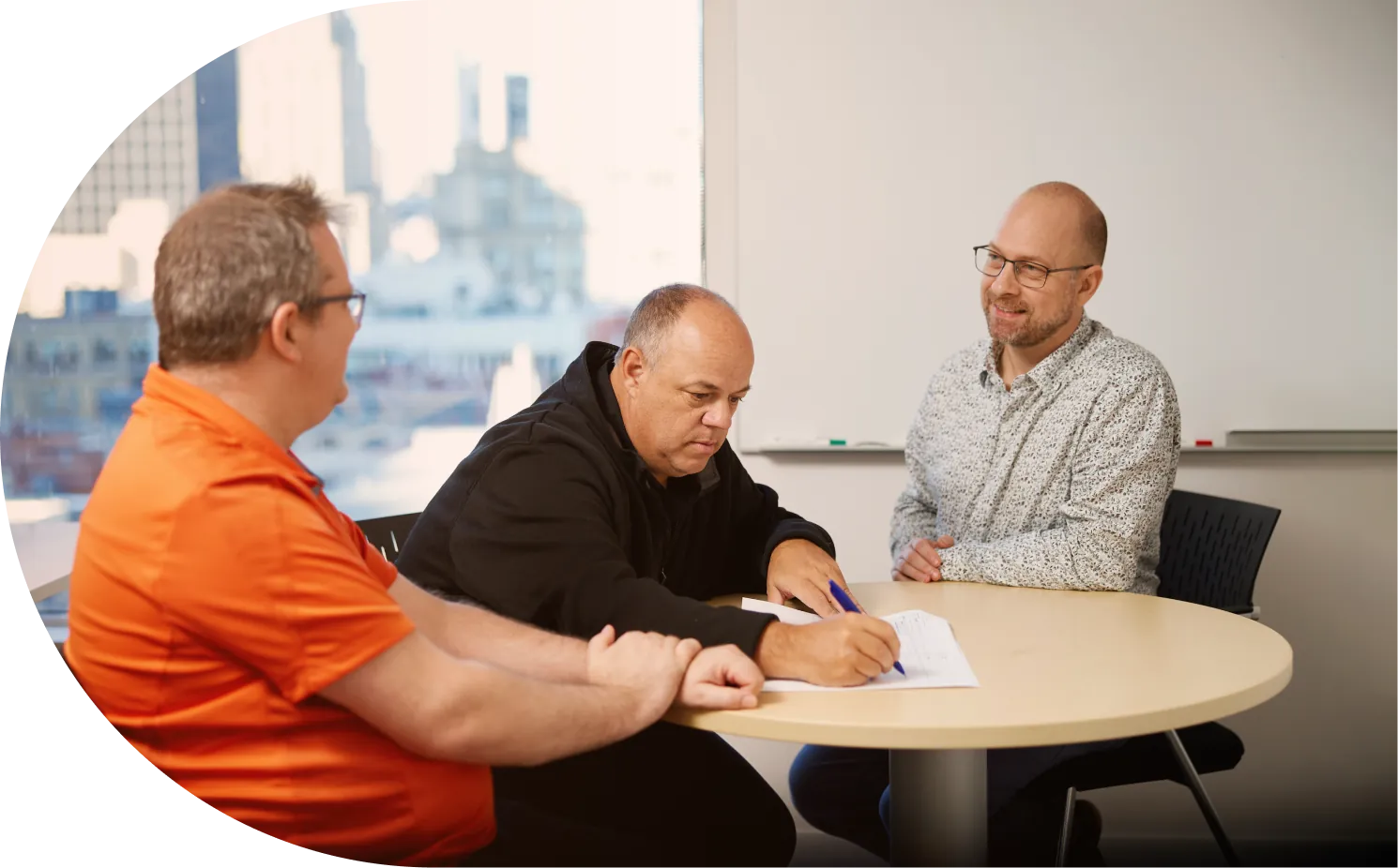 Une équipe GTI planifie une solution client